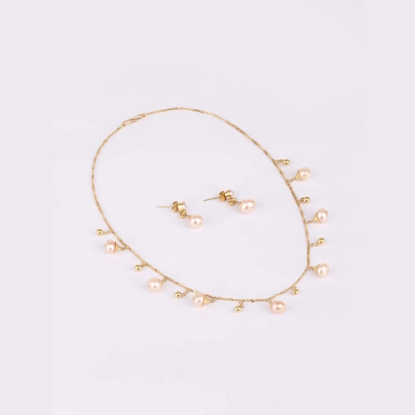 Pearl Studded Gold Necklace Set